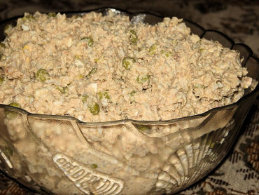 Zdjęcie potrawy Sałatka ryżowa z tuńczykiem i zielonym groszkiem