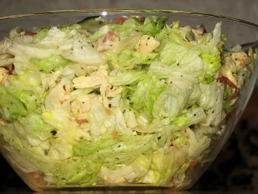 Zdjęcie potrawy Smaczna sałatka z zieloną sałatą i kurczakiem dla diabetyków