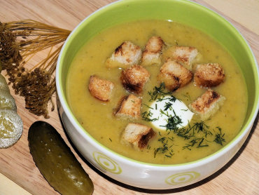 Zdjęcie potrawy Zupa ogórkowa krem z grzankami