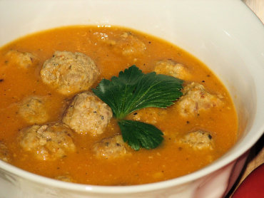 Zdjęcie potrawy Zupa pomidorowa krem z czosnkowymi pulpecikami