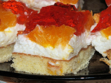 Zdjęcie potrawy Szybkie ciasto z galaretką i owocami
