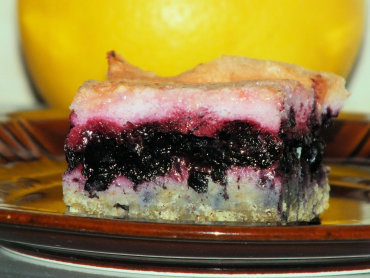 Zdjęcie potrawy Gryczane ciasto z jagodami i wiśniową pianką