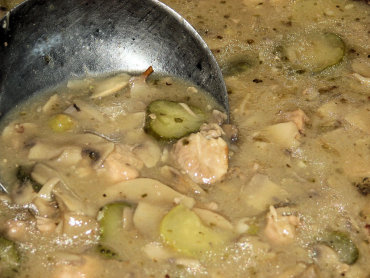 Zdjęcie potrawy Gulasz wieprzowy z pieczarkami i konserwowymi ogórkami