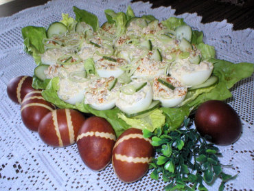 Zdjęcie potrawy Jajka faszerowane szynką i ogórkiem