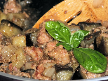 Zdjęcie potrawy Kuleczki mięsne z bakłażanem w sosie własnym