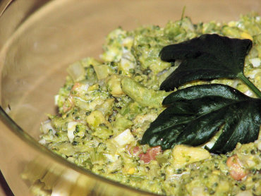 Zdjęcie potrawy Lekka sałatka brokułowa z łososiem