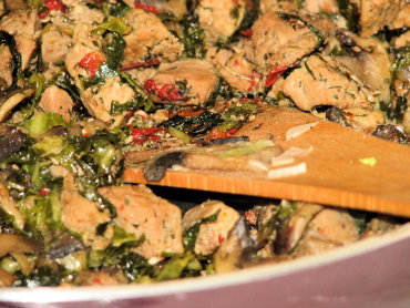 Zdjęcie potrawy Mięsna potrawka z pieczarkami i kapustą włoską