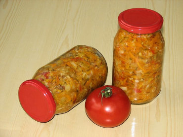 Zdjęcie potrawy Sałatka z kapustą i ogórkami na zimę