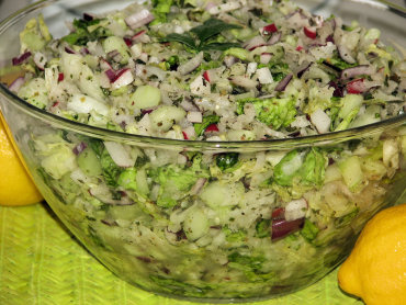 Zdjęcie potrawy Sałatka z zielonej sałaty i białej rzepy