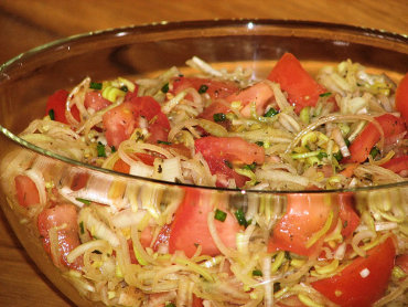 Zdjęcie potrawy Surówka z pora i pomidorów