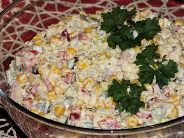Zdjęcie potrawy Szybka sałatka serowa na kolorowo