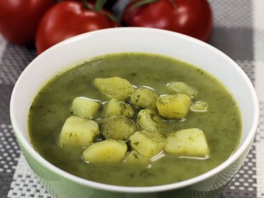 Zdjęcie potrawy Szybka szpinakowa zupa z ziemniakami