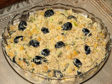 Zdjęcie potrawy Sałatka makaronowa z czarnymi oliwkami