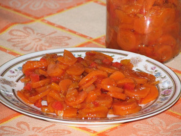 Zdjęcie potrawy Sałatka z marchewki i czerwonej papryki