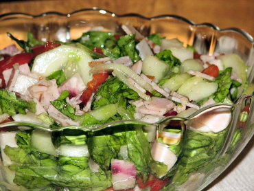 Zdjęcie potrawy Surówka obiadowa z zielonej sałaty i szynki