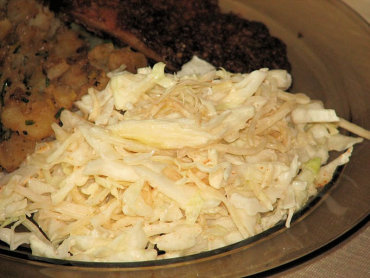 Zdjęcie potrawy Surówka z białej kapusty i selera