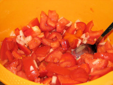 Zdjęcie potrawy Szybka surówka z pomidorów i papryki