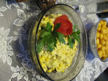 Zdjęcie potrawy Sałatka z kurczakiem, ananasem i z dodatkami