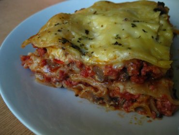 Zdjęcie potrawy Lasagne z mięsem mielonym i pieczarkami