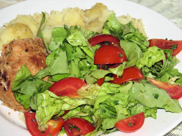 Zdjęcie potrawy Sałatka z zielonej sałaty i pomidorków koktajlowych