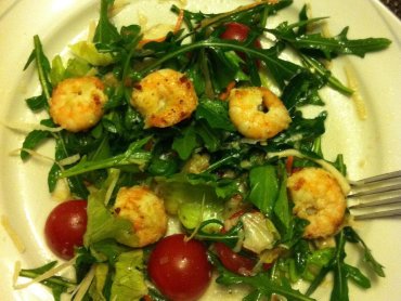Zdjęcie potrawy Zielona salata z rukola i krewetkami