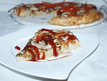 Zdjęcie potrawy Pizza pieczona na kamieniu do pizzy