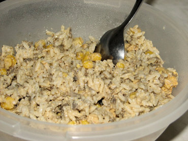 Zdjęcie potrawy Ryżowa sałatka z kurczakiem i kukurydzą