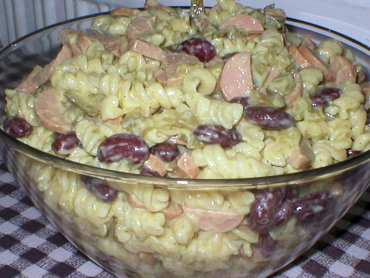 Zdjęcie potrawy Sałatka z czerwoną fasolką i parówkami