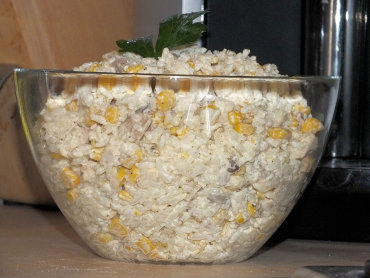 Zdjęcie potrawy Sałatka z kurczakiem, pieczarkami i ryżem