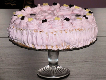 Zdjęcie potrawy Szybki tort śmietankowo-galaretkowy na biszkopcie