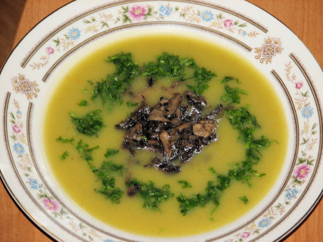 Zupa krem kalafiorowo-ziemniaczana z pieczarkami