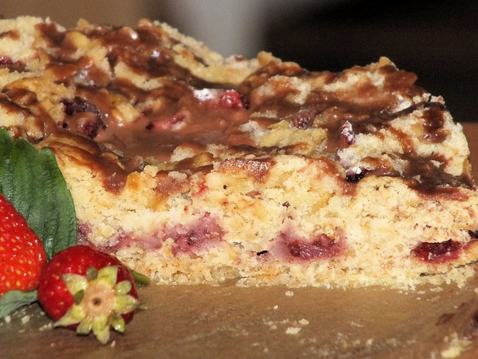 Ciasto sypane z płatkami owsianymi i truskawkami - zdjęcie 2