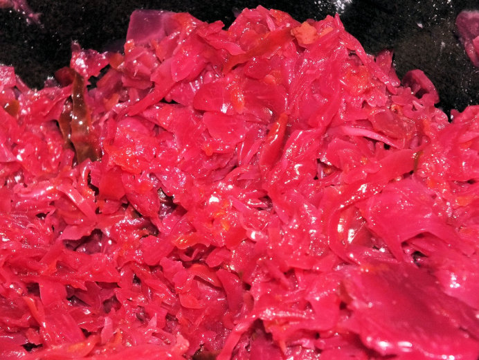 Czerwona kapusta kiszona z marchewką i cebulą - zdjęcie 3