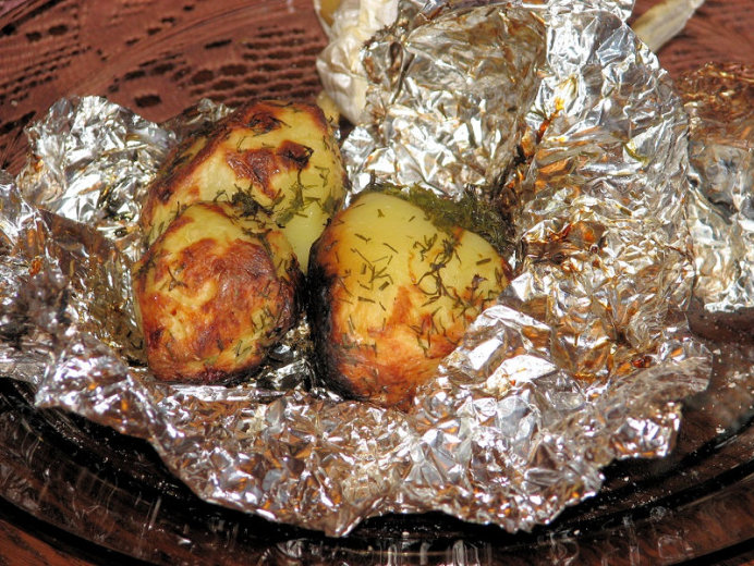 Grillowane ziemniaki z koperkiem - zdjęcie 2