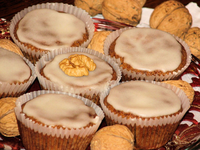Orzechowe muffinki z lukrem - zdjęcie 2