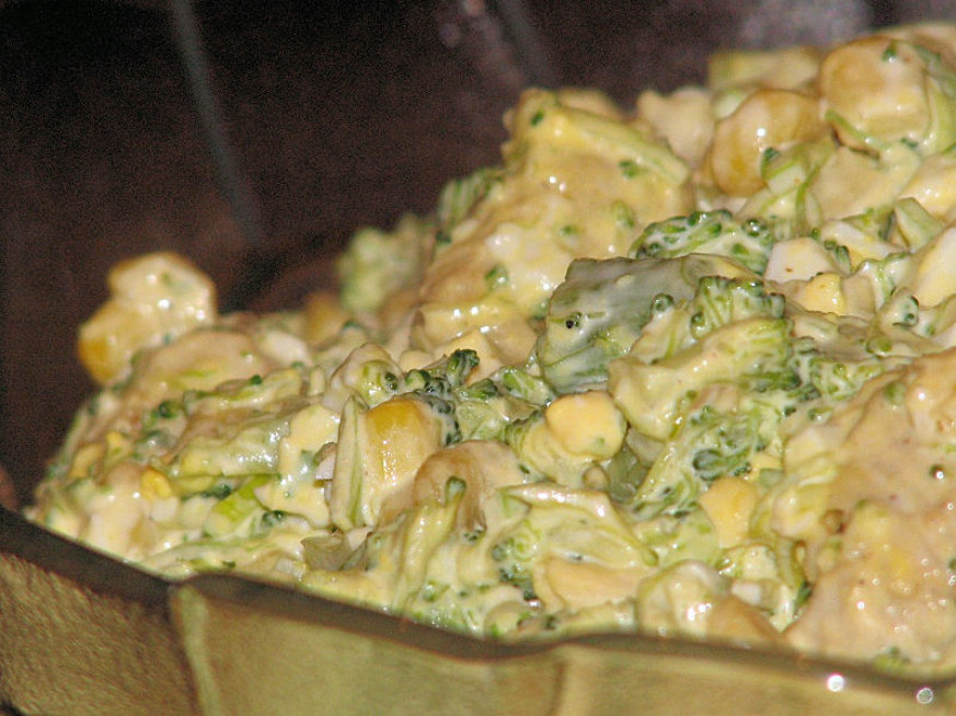 Pyszna brokułowa sałatka z kurczakiem - zdjęcie 2