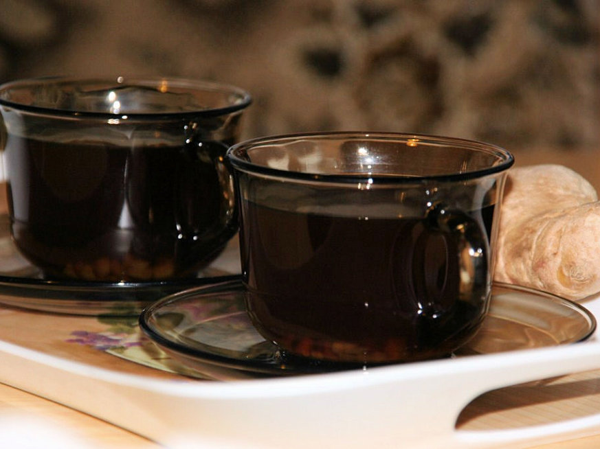 Rozgrzewająca domowa herbata z imbirem