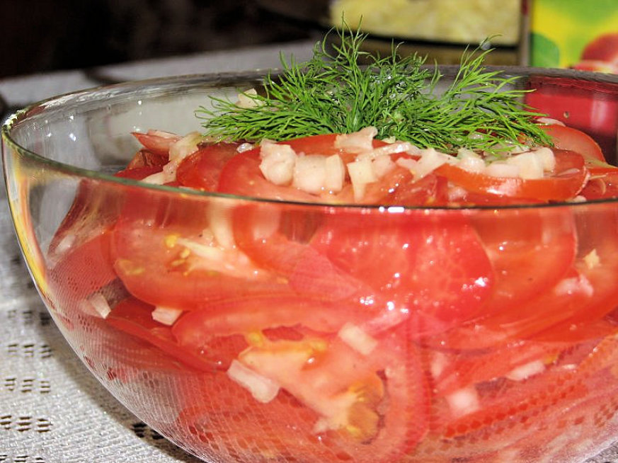 Surówka z pomidorów i cebuli - zdjęcie 3