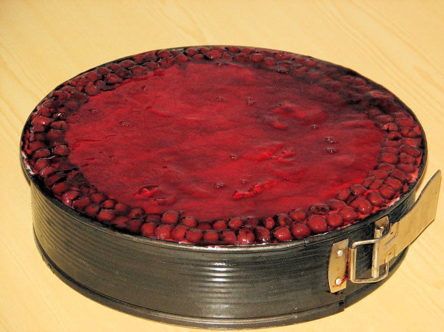 Tort serowo-wiśniowy z galaretką - zdjęcie 3