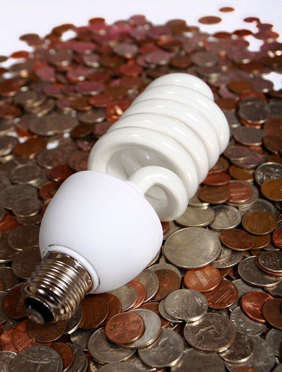 Jak oszczędzać energię w domu i płacić mniejsze rachunki?