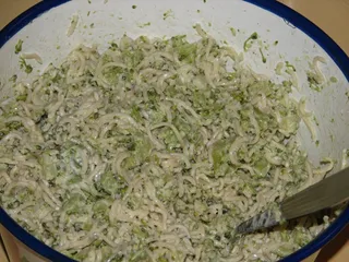 Sałatka brokułowa z makaronem chińskim - 9