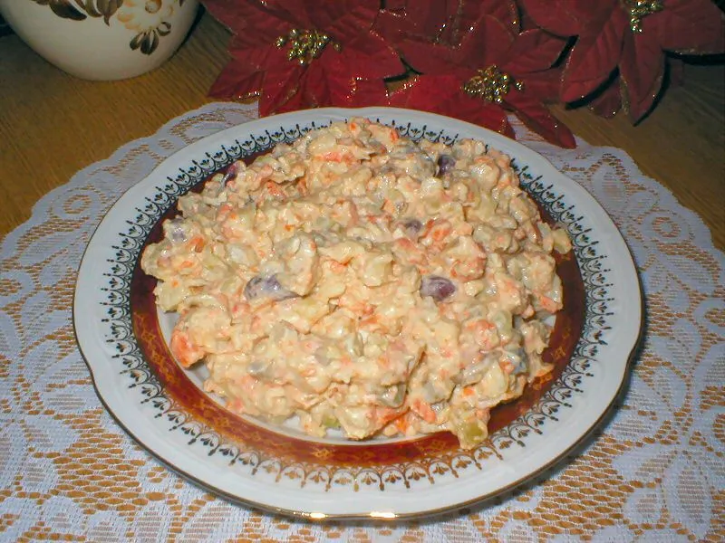 Sałatka jarzynowa z fasolą