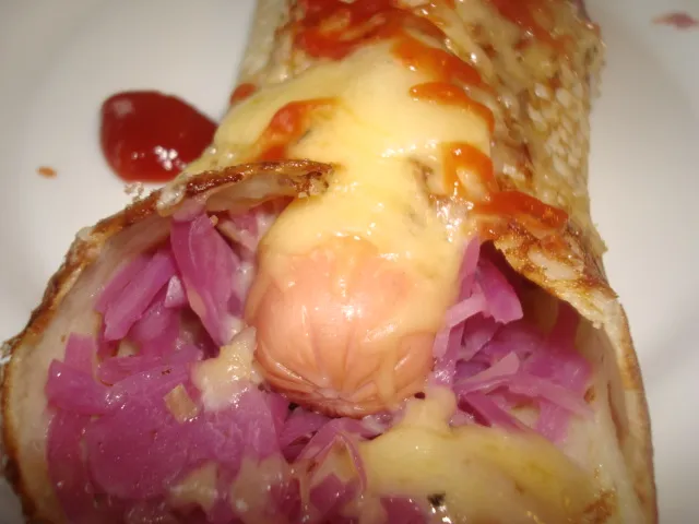 Hot-dogi w naleśnikach