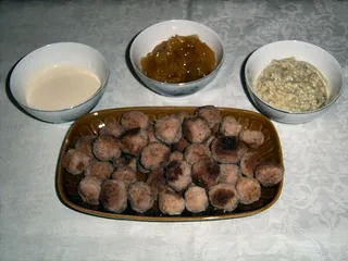 Pikantne kuleczki z różnymi sosami - 2