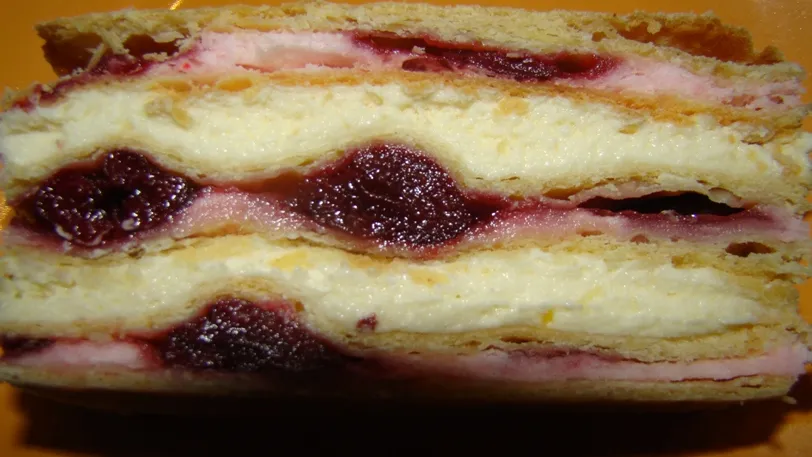 Ciasto z wiśniami i masą budyniową