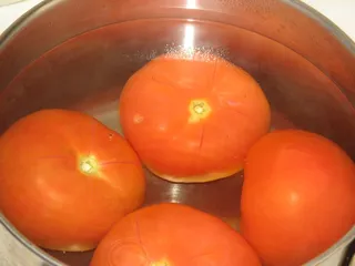 Sałatka ryżowa z pomidorem - 5