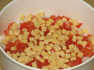 Sałatka ryżowa z pomidorem - 7