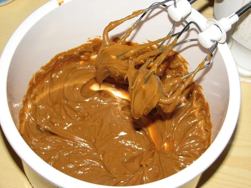 Tort z masą toffi i serkiem mascarpone
