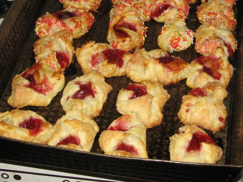 Ciasteczka francuskie z wisienkami