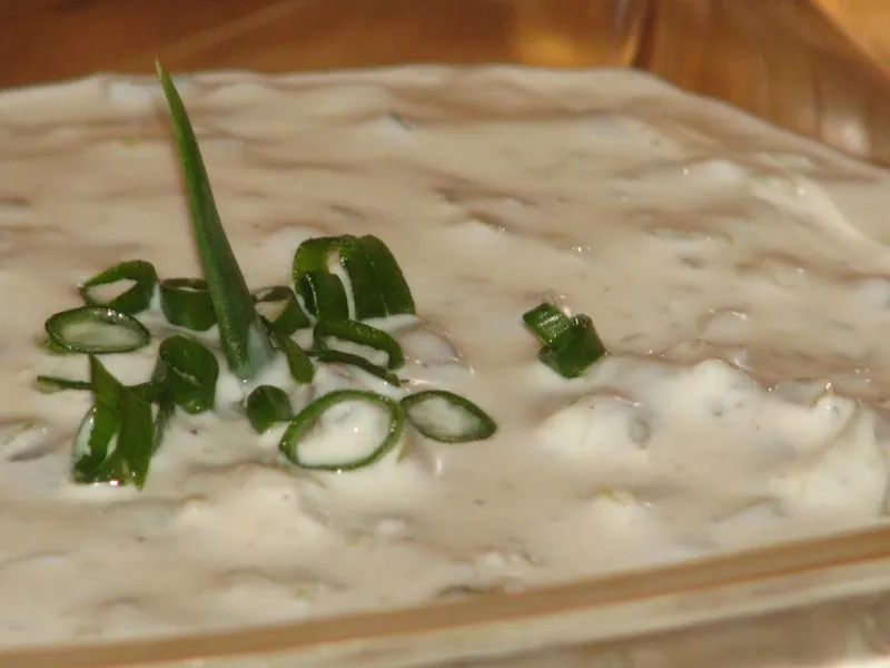 Dip z kiszonych ogórków